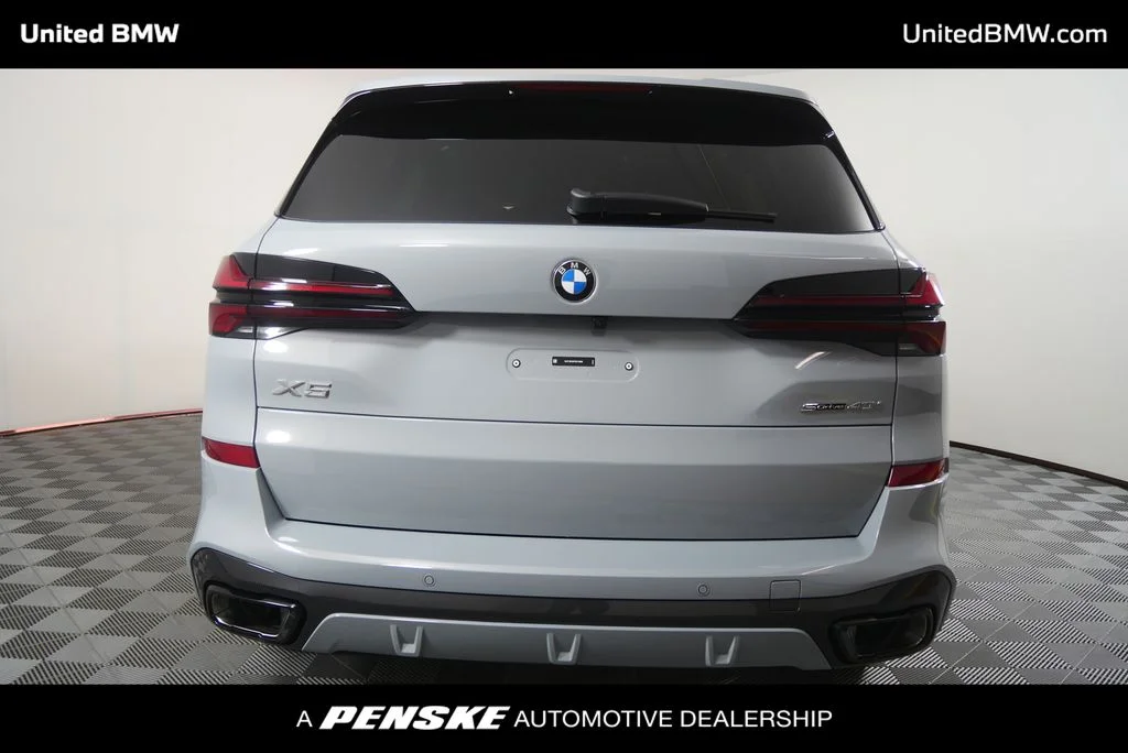 New 2026 Gray Metallic BMW sDrive40i image 4