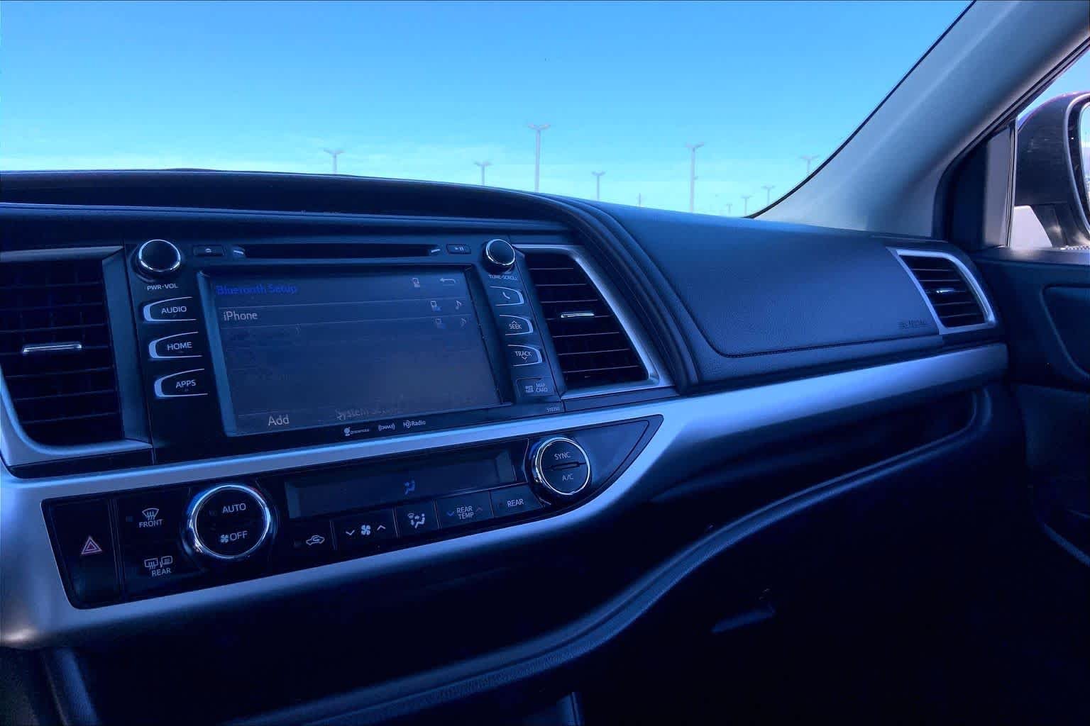 Used 2019 Ooh La La Rouge Mica Toyota XLE image 35