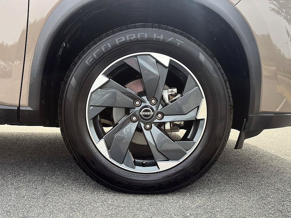 Used 2025 Baja Storm Metallic Nissan SV image 12