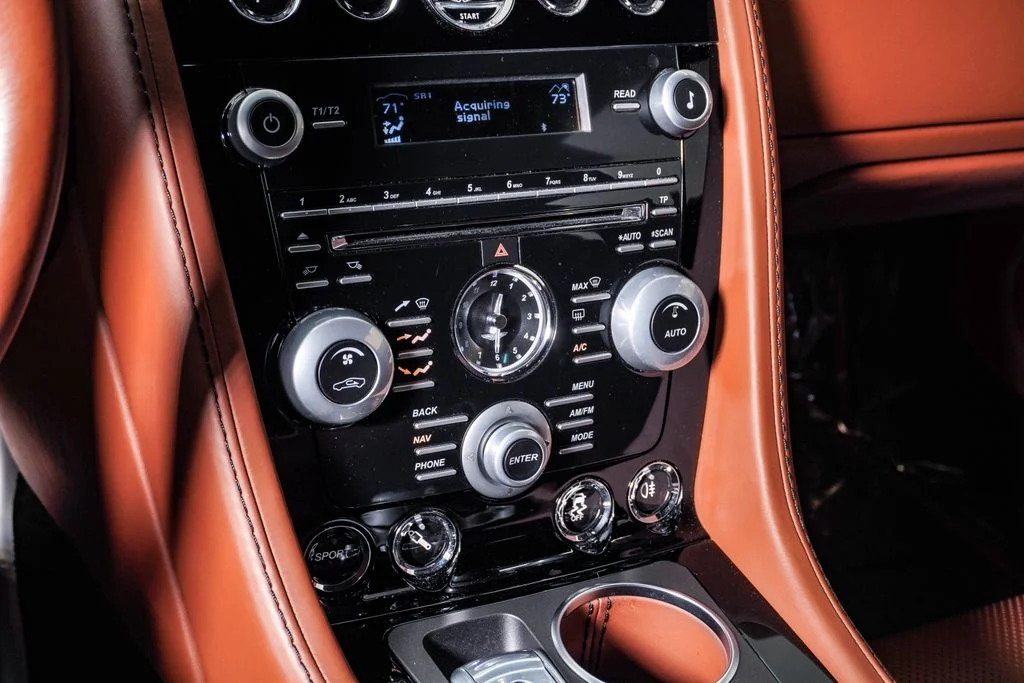 Used 2015 Meteorite Silver Aston Martin  image 31