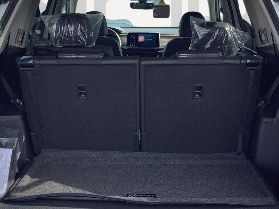 New 2026 PURE GRAY Volkswagen 2.0T SE w/Technology image 14