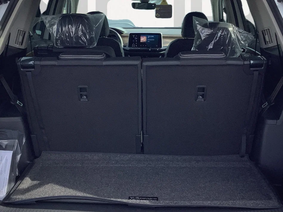 New 2026 PURE GRAY Volkswagen 2.0T SE w/Technology image 14