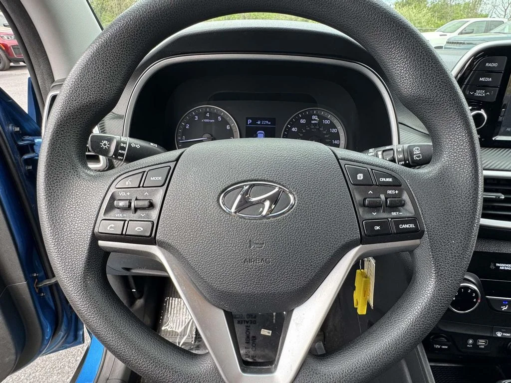 Used 2019 Blue Hyundai SE image 16