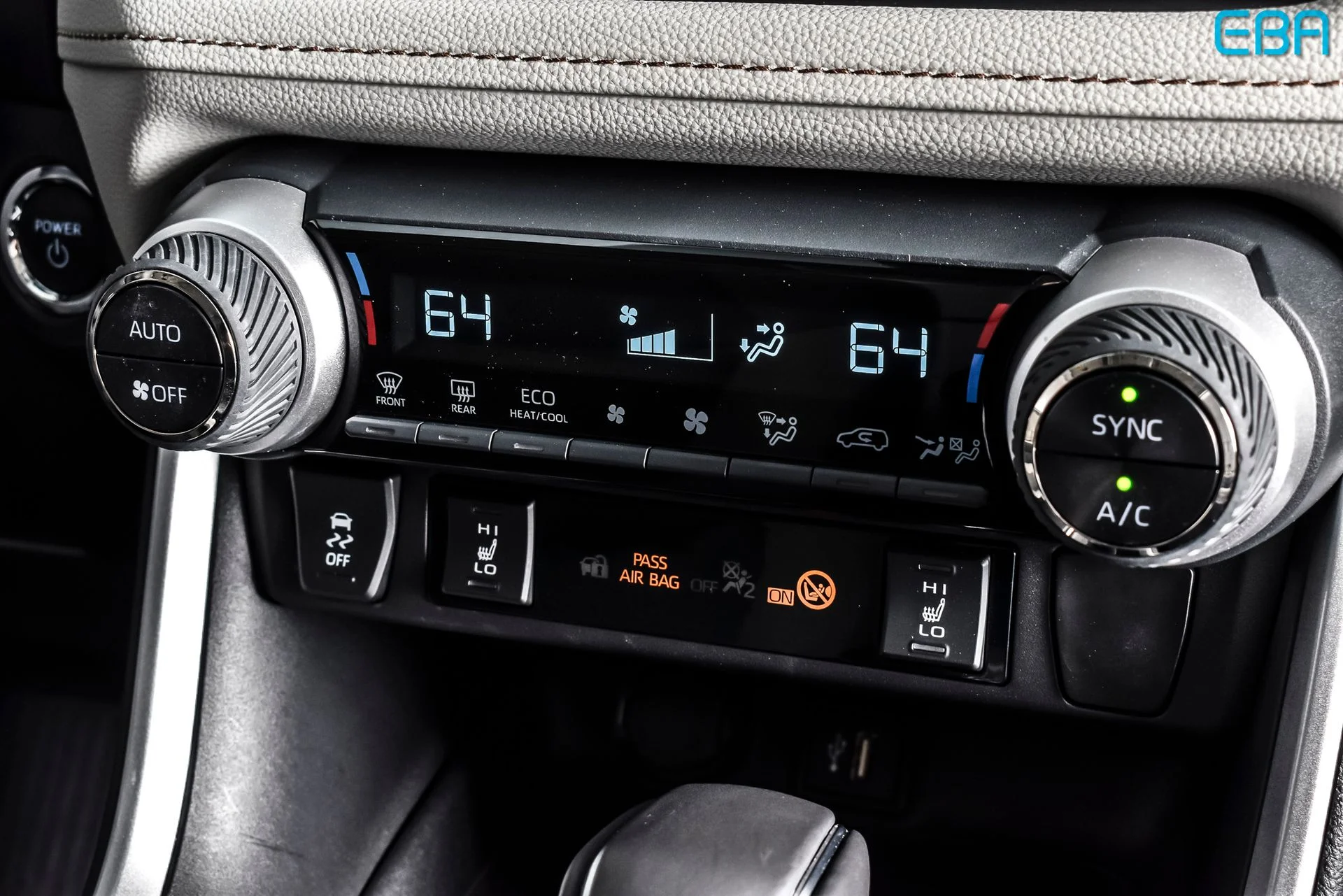 Used 2025 Pearl Toyota XLE Premium image 26