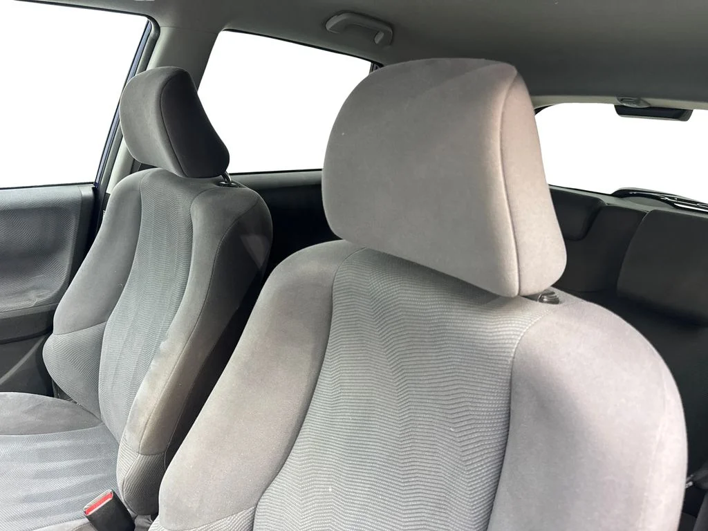Used 2011  Honda Base image 26