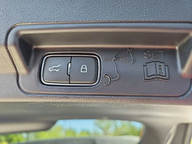 Used 2025 Gray Ford Platinum image 13