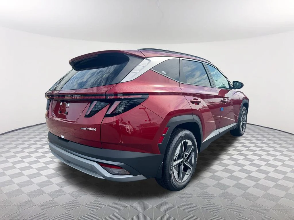 Used 2025 Red Hyundai SEL Convenience image 5
