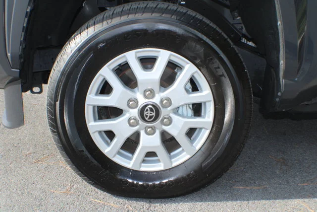 Used 2025 Underground Toyota SR5 image 5