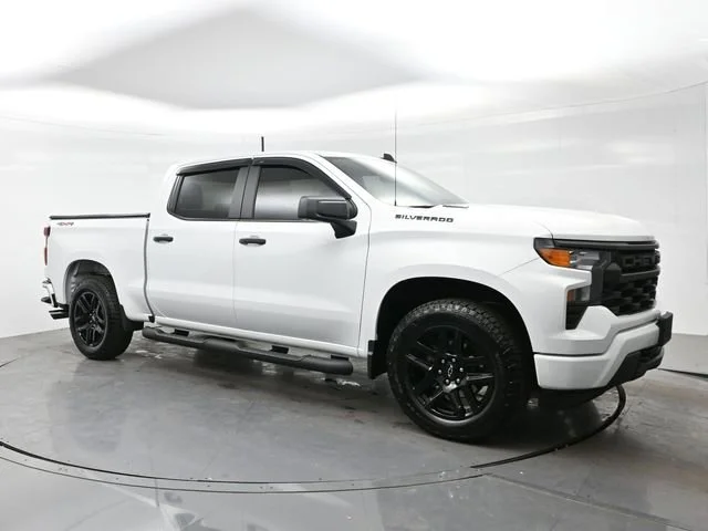 Used 2025 Summit White Chevrolet Custom image 1