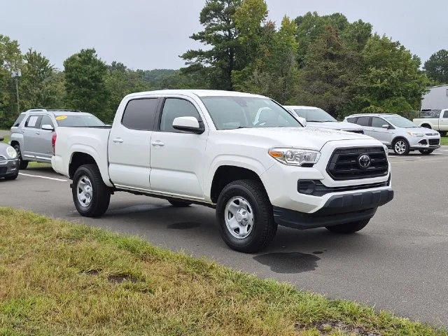 Used 2022 White Toyota SR image 15