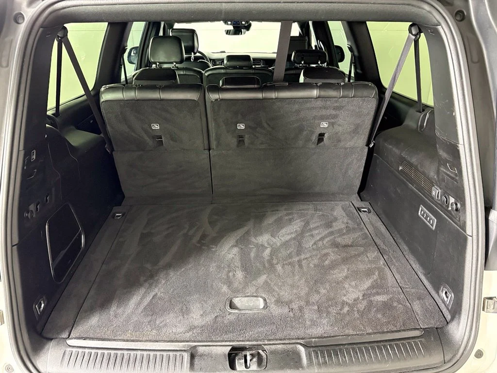Used 2023 White Jeep Base image 37