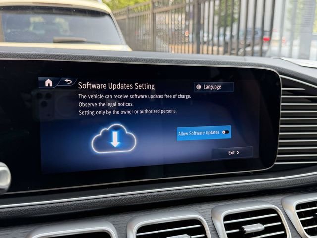 Certified Used 2025 Blue Mercedes-Benz GLE 450e image 34