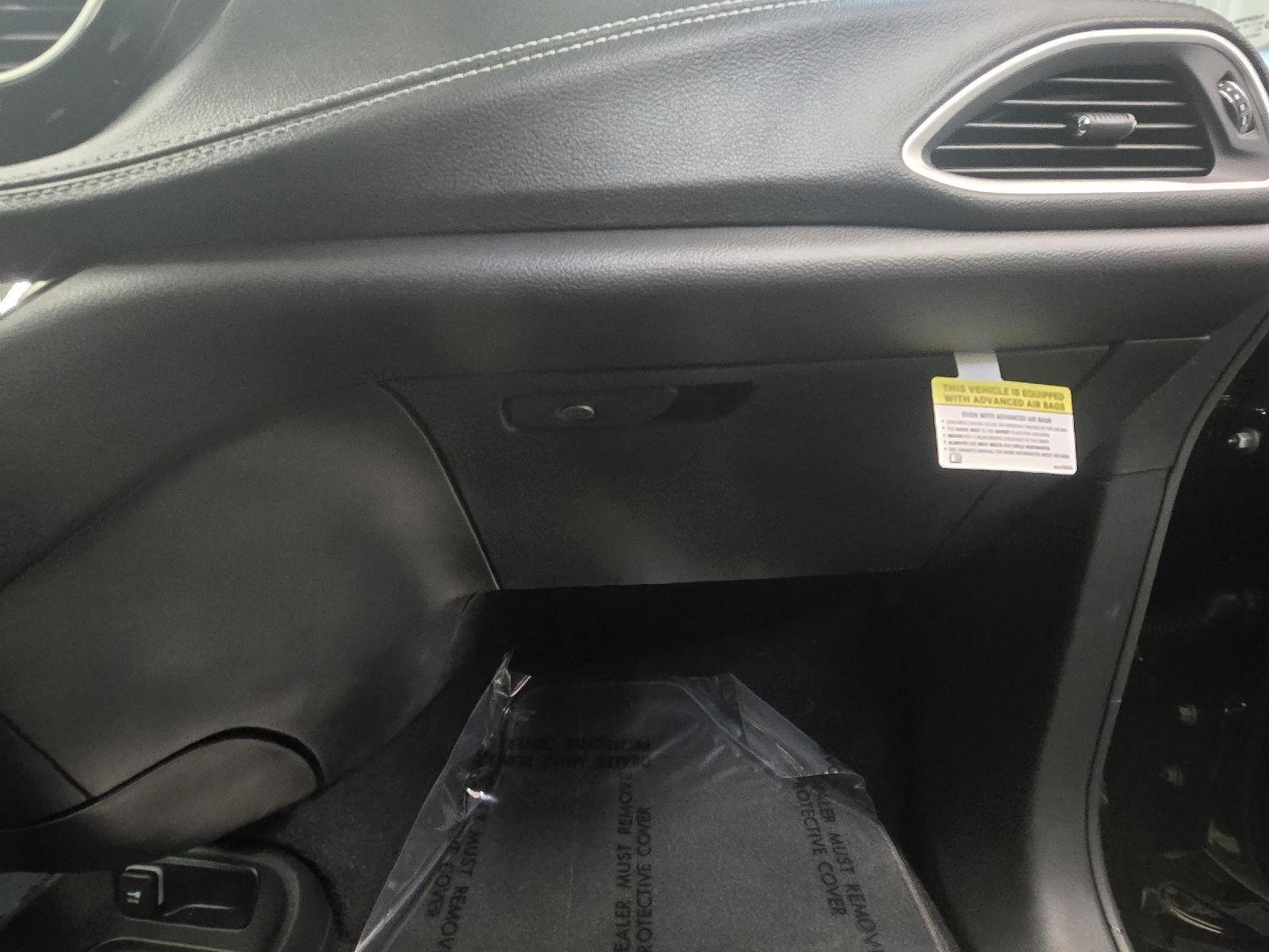2026 Chrysler Pacifica Select - Photo 21