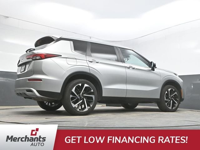 Used 2024 Silver Mitsubishi SE image 41