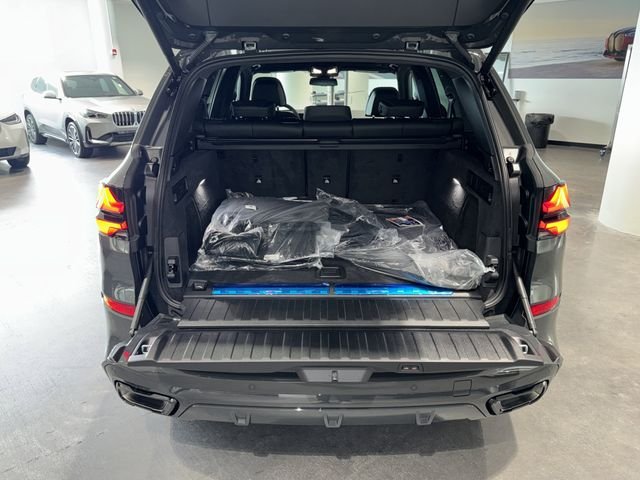 New 2026 Dravit Grey Metallic BMW xDrive50e image 12