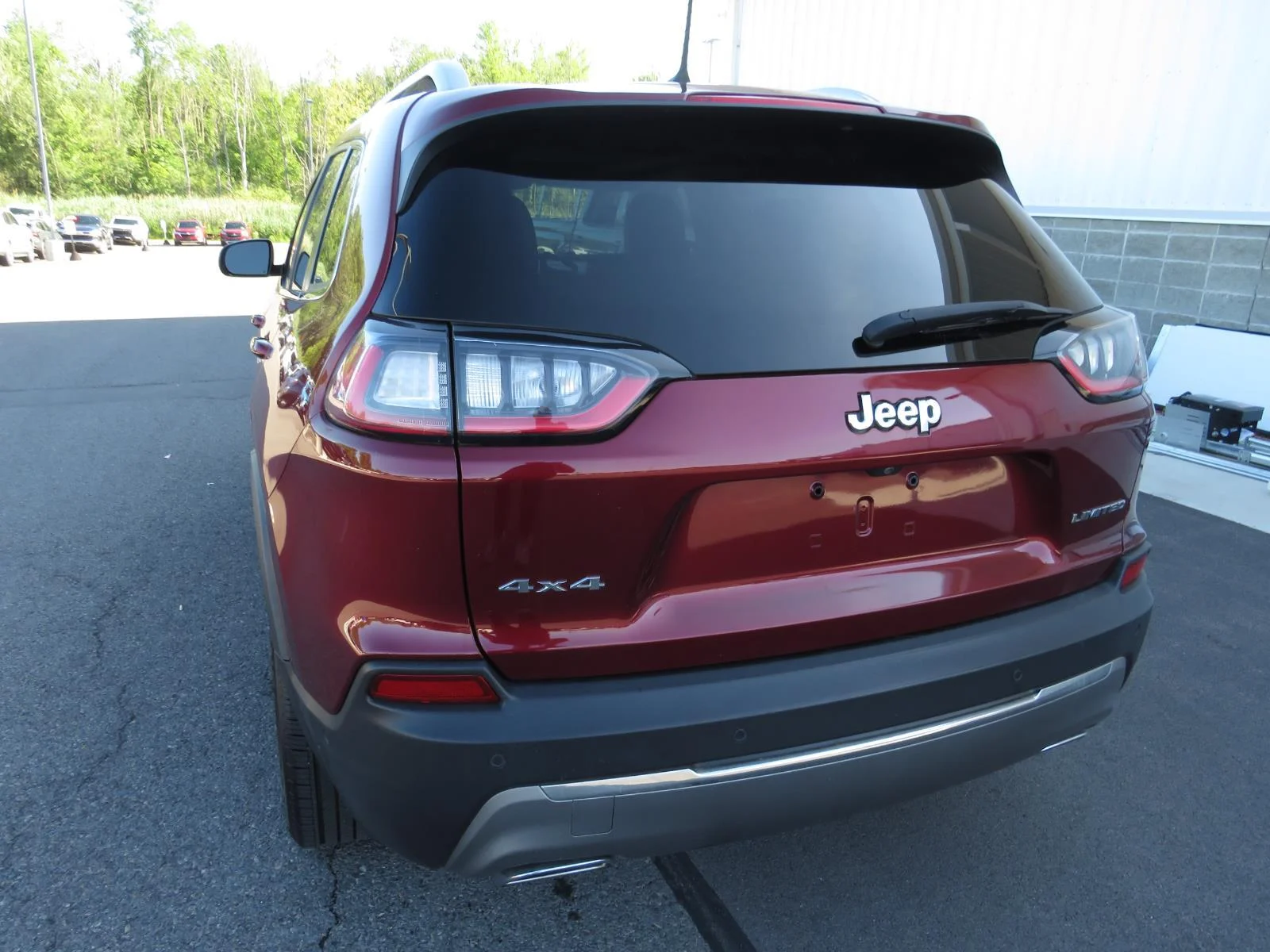Used 2021 Velvet Red Pearlcoat Jeep Limited image 17
