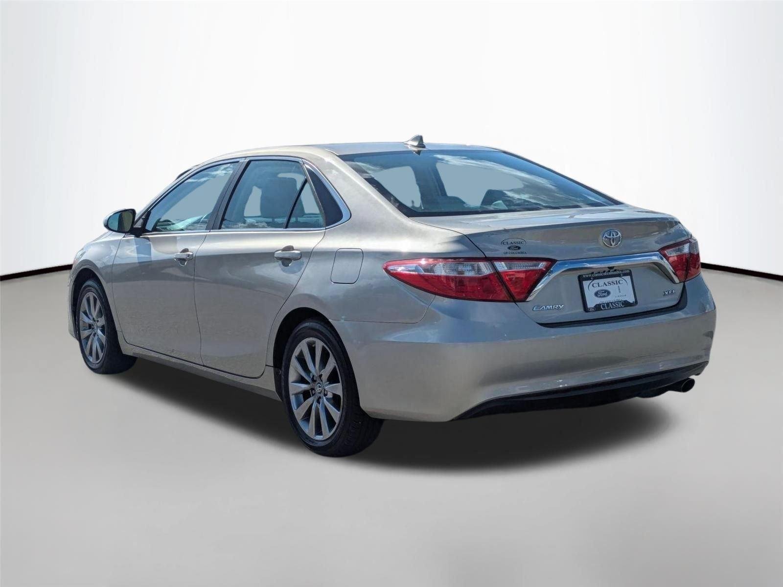 Used 2017 Creme Brulee Mica Toyota XLE image 8