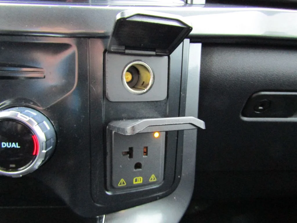 Used 2023 Oxford White Ford XLT image 36
