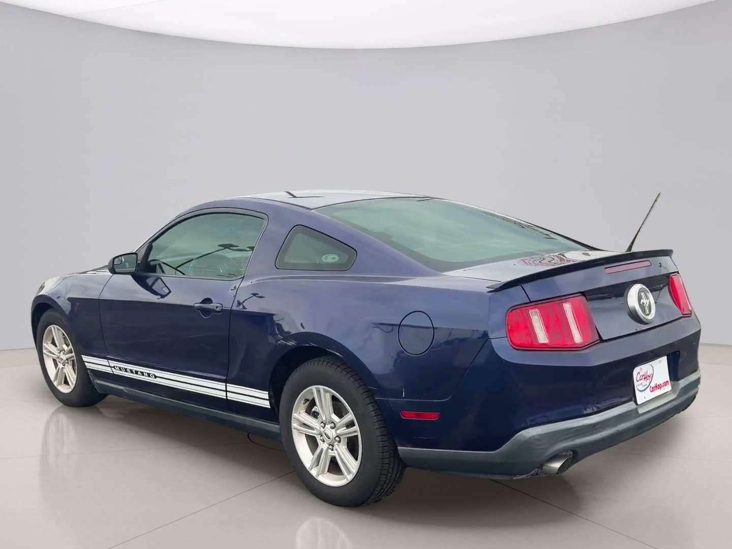 Used 2011 Blue Ford V6 COUPE image 3