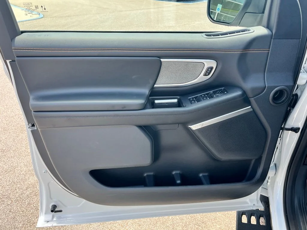 New 2026 White Ford Tremor image 12