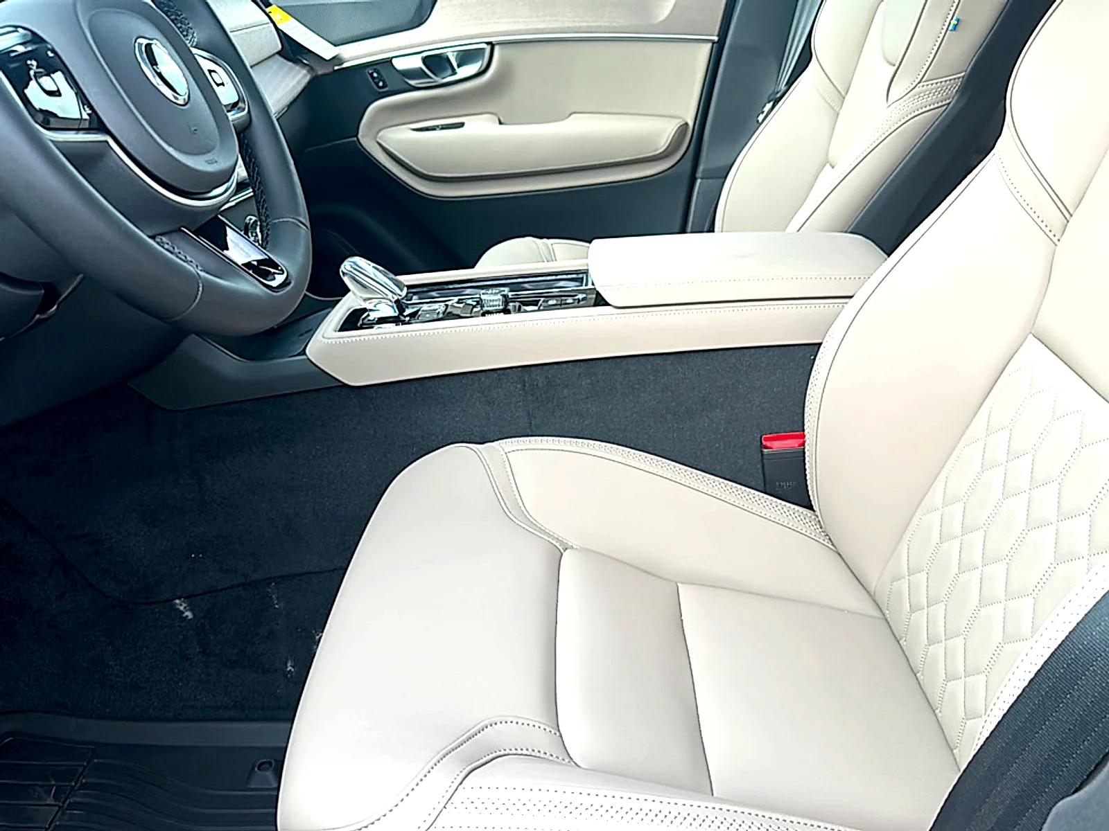 2026 Volvo XC90 Plus - Photo 10