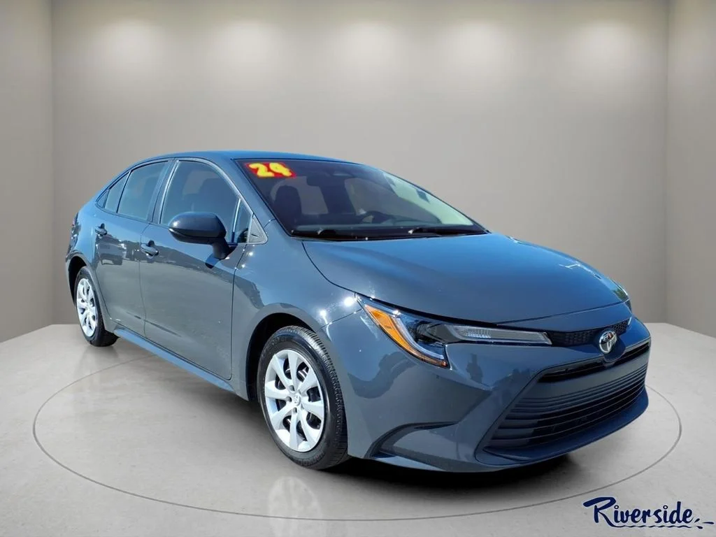 Used 2024  Toyota LE image 1