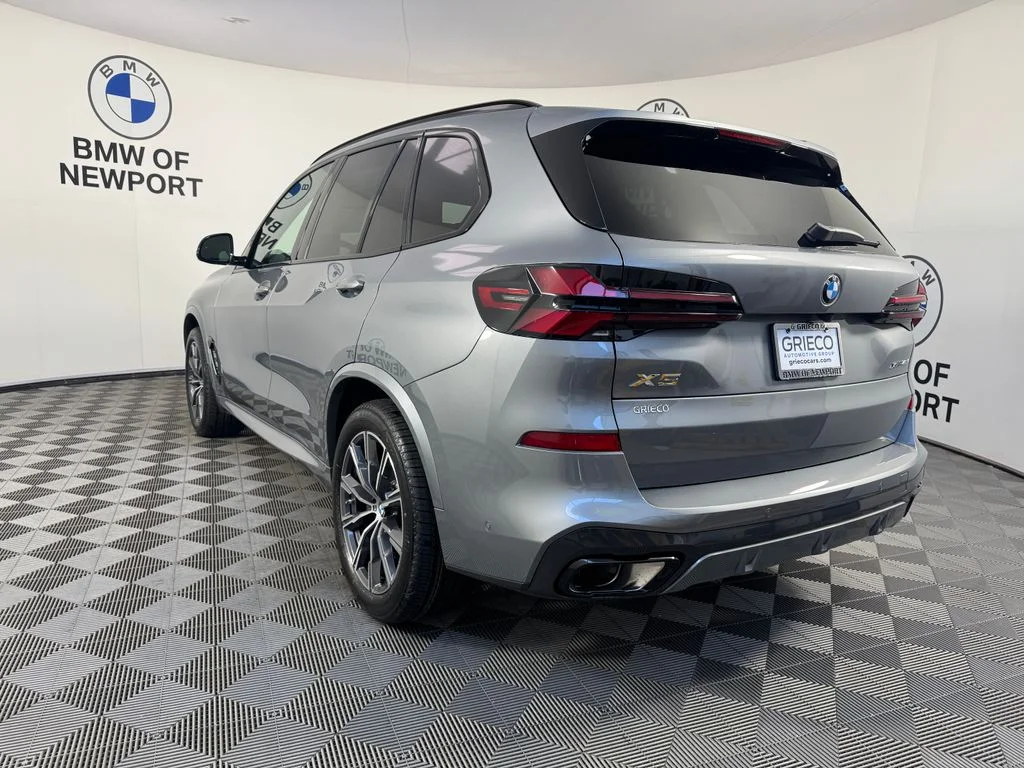 New 2026 Gray BMW xDrive40i image 8