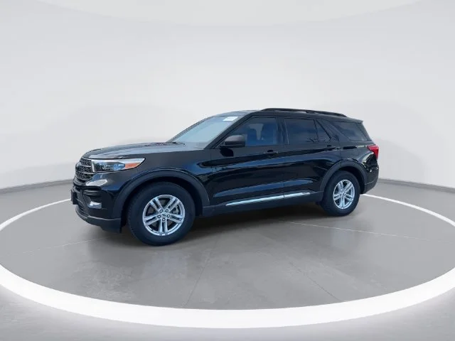 Used 2022 Black Ford XLT image 3