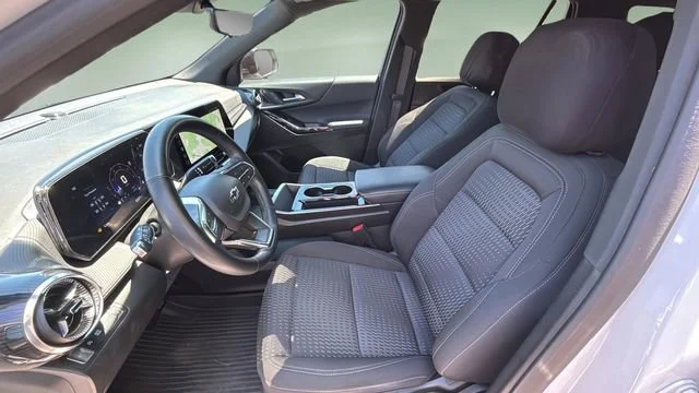 Used 2025 Summit White Chevrolet LT image 18