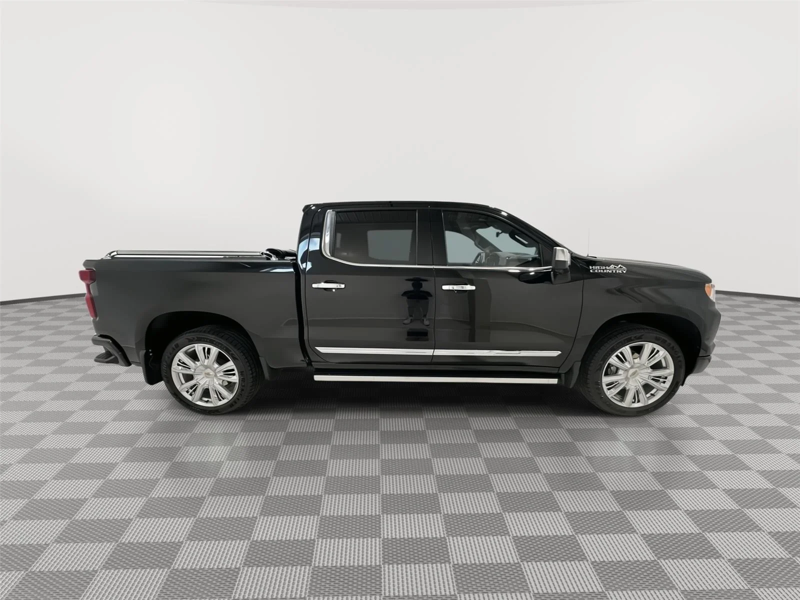 Used 2023 Black Chevrolet High Country image 6