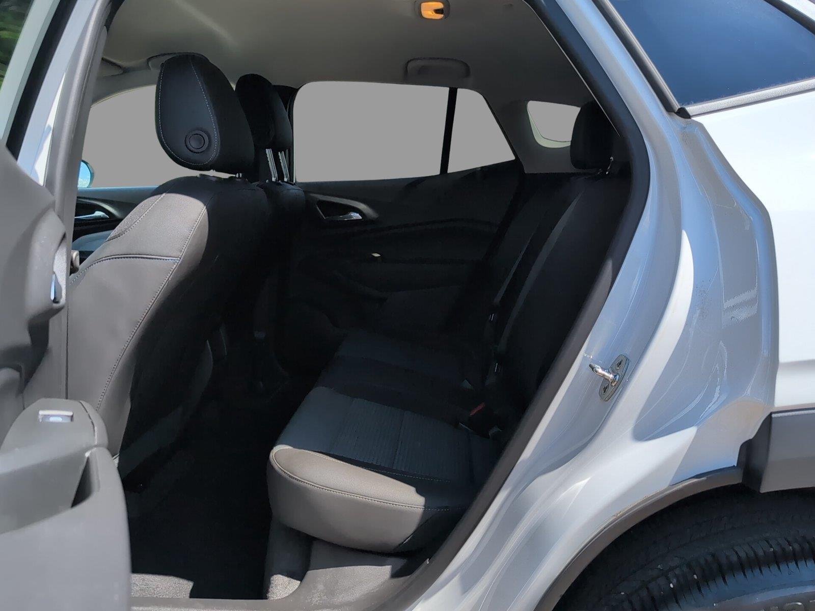 Used 2025 Summit White Chevrolet LT image 15