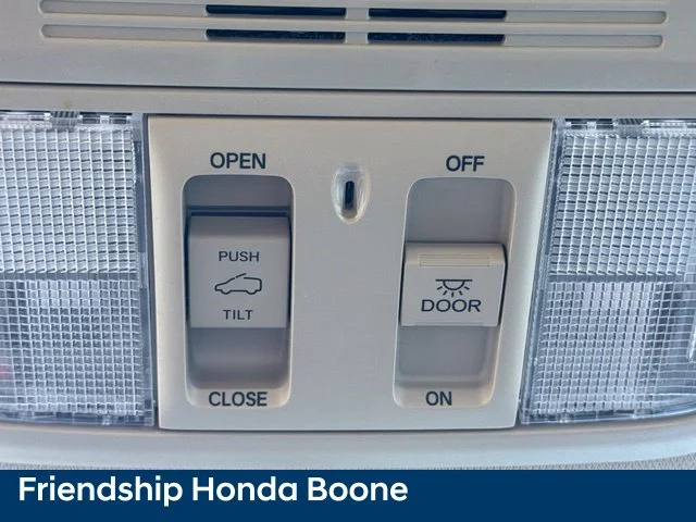 Used 2021 White Honda EX image 27