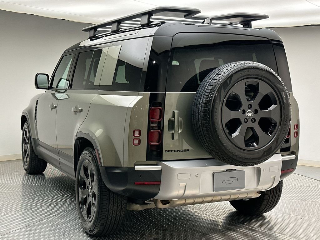 Used 2025 Pangea Green Metallic Land Rover S image 11