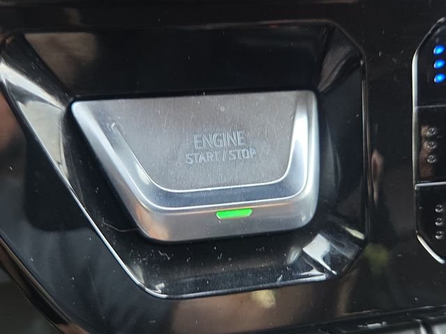 Used 2023 White Frost GMC Denali image 22