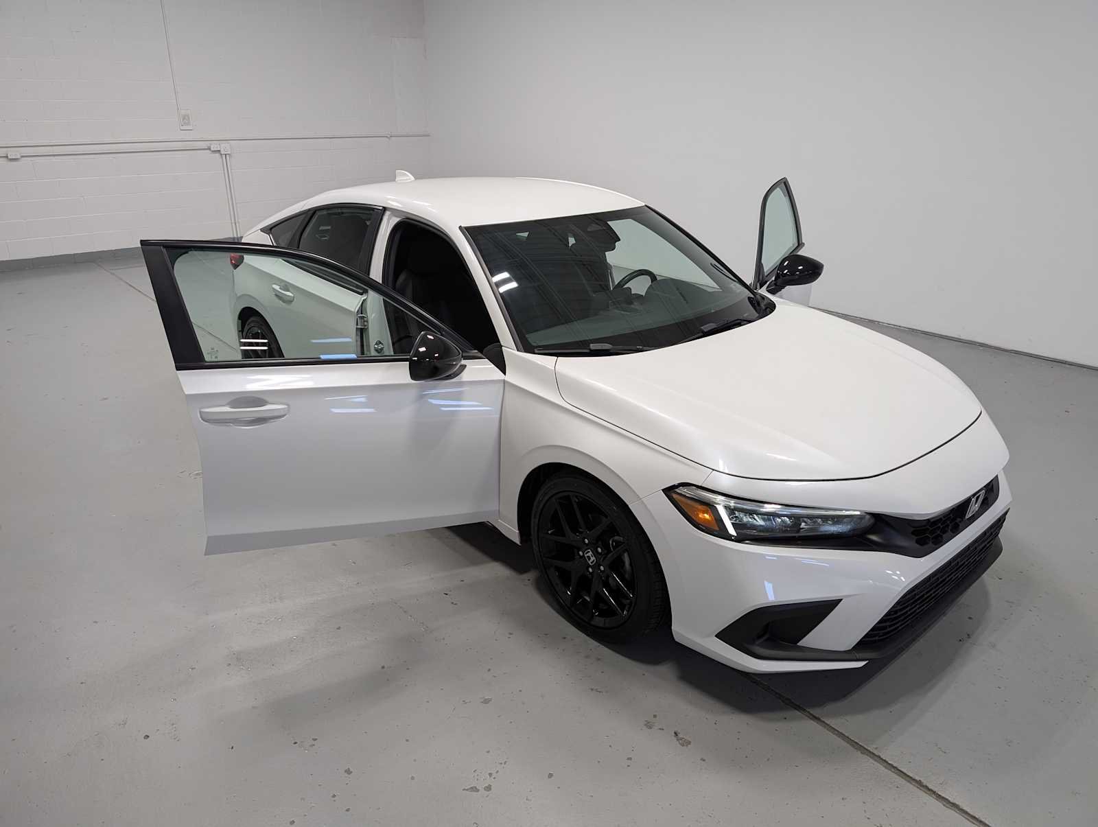 Certified Used 2024 Platinum White Pearl Honda 2.0L SPORT image 16