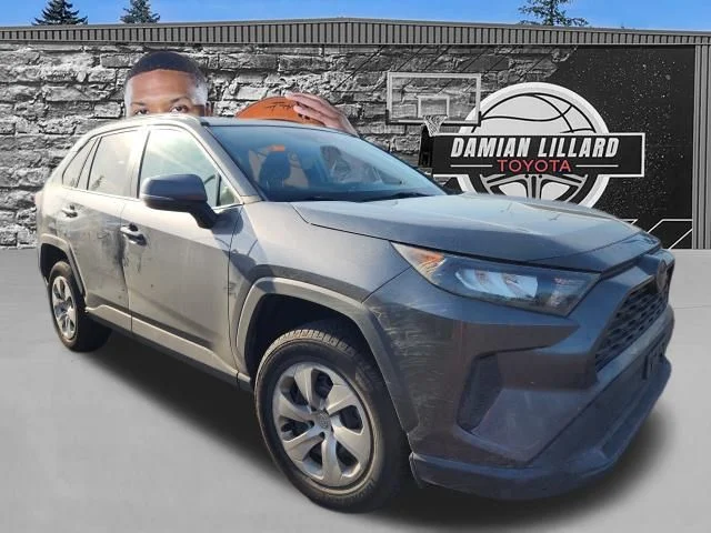 2020 Toyota RAV4 LE