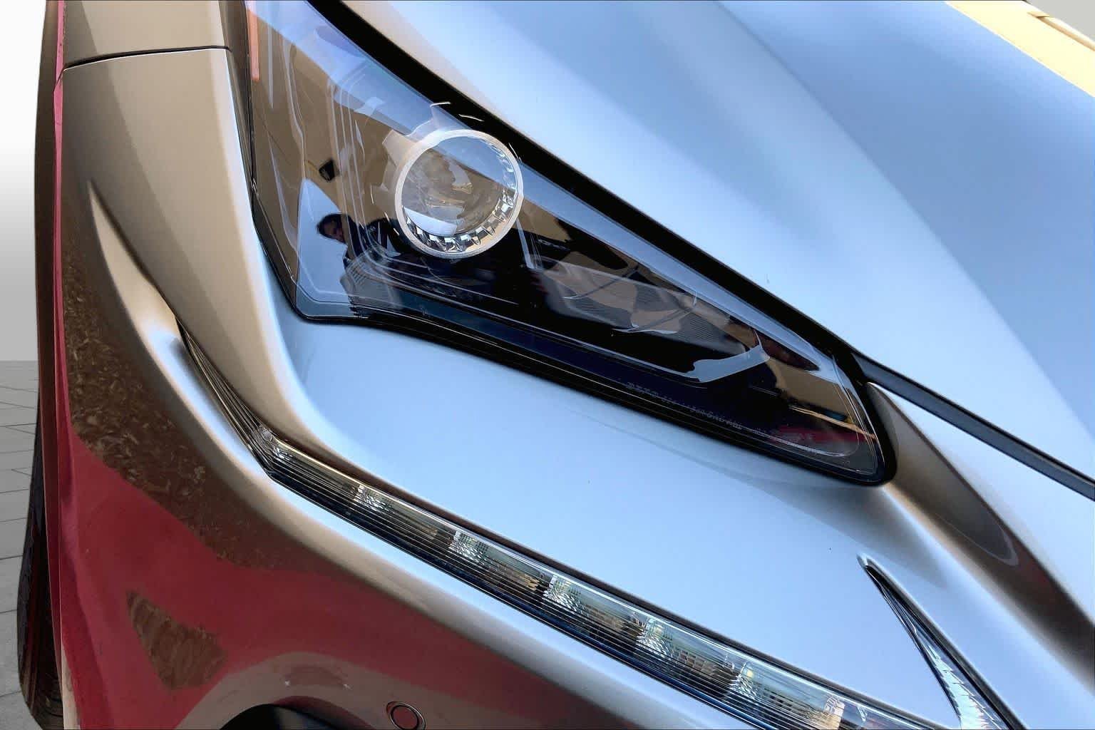 Used 2021 Atomic Silver Lexus  image 27