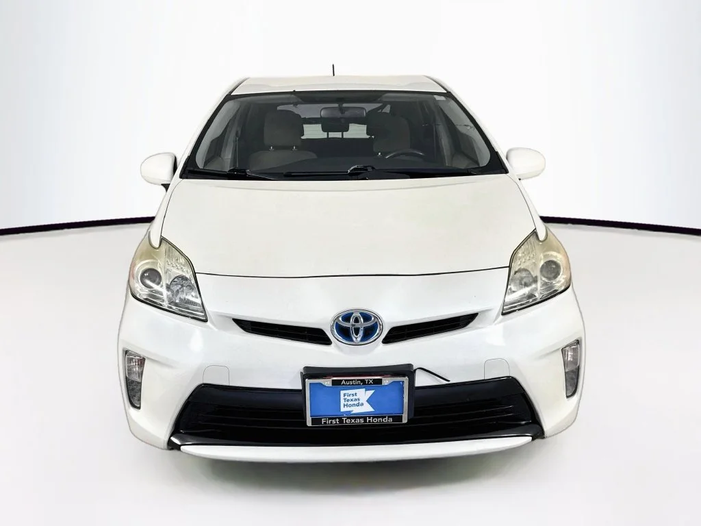Used 2015 Blizzard Pearl Toyota Two image 2