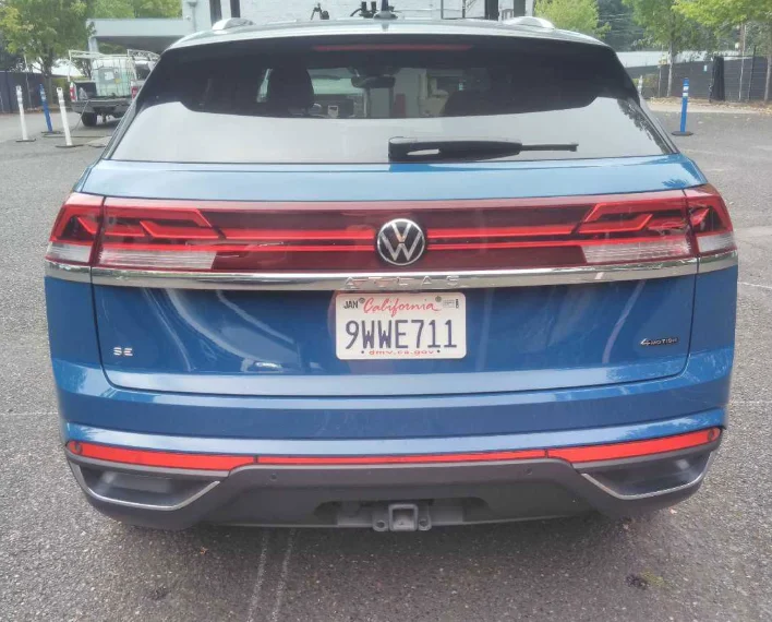 Used 2026  Volkswagen SE w/Technology image 4