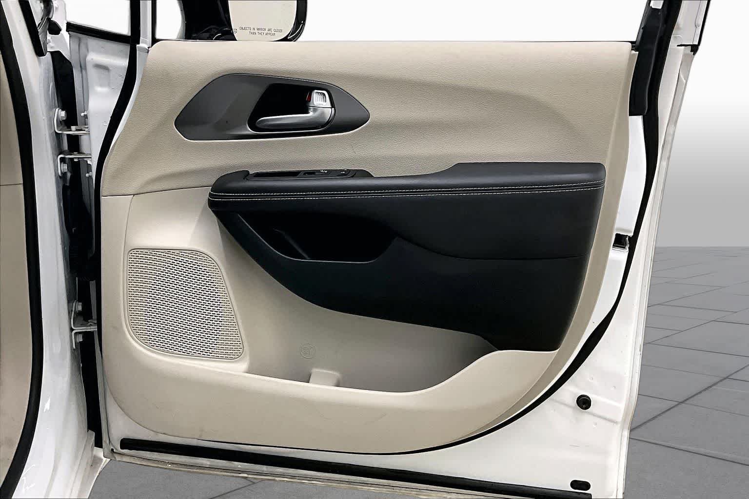 Used 2024 Bright White Clearcoat Chrysler Touring L image 26