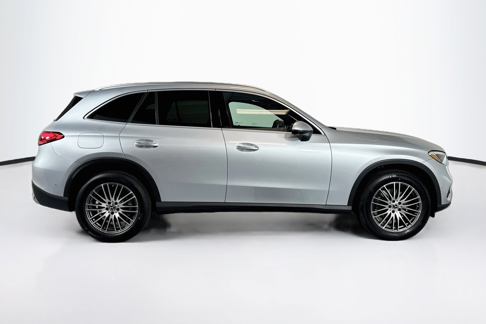 New 2026 Cirrus Silver Metallic Mercedes-Benz GLC 300 image 4