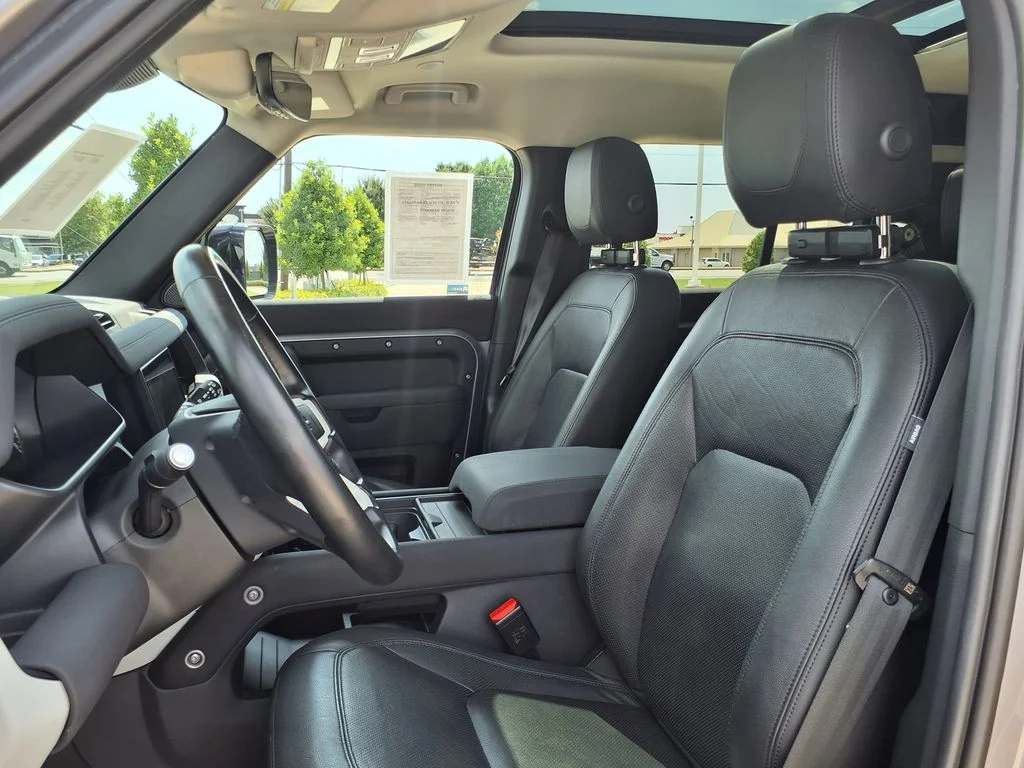Used 2023 Black Land Rover SE image 13