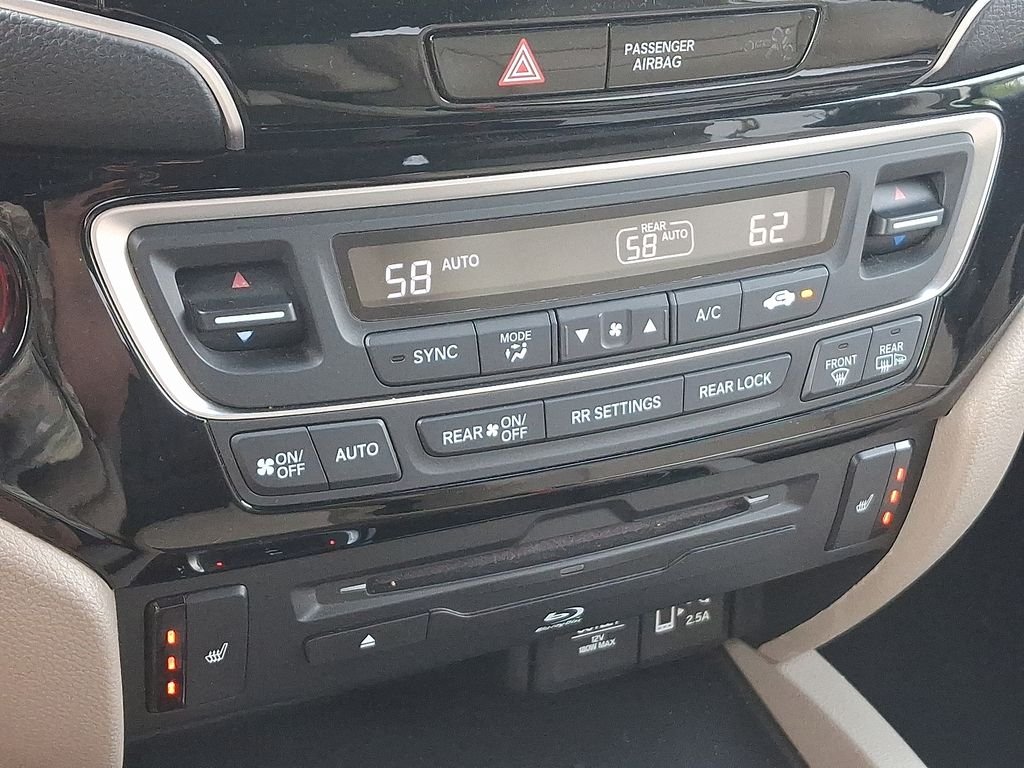 2020 Honda Pilot Touring - Photo 19
