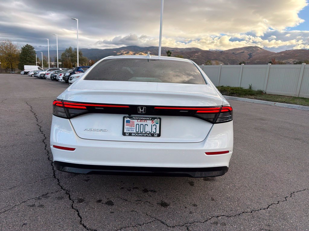 Used 2024 Platinum White Pearl Honda EX image 6