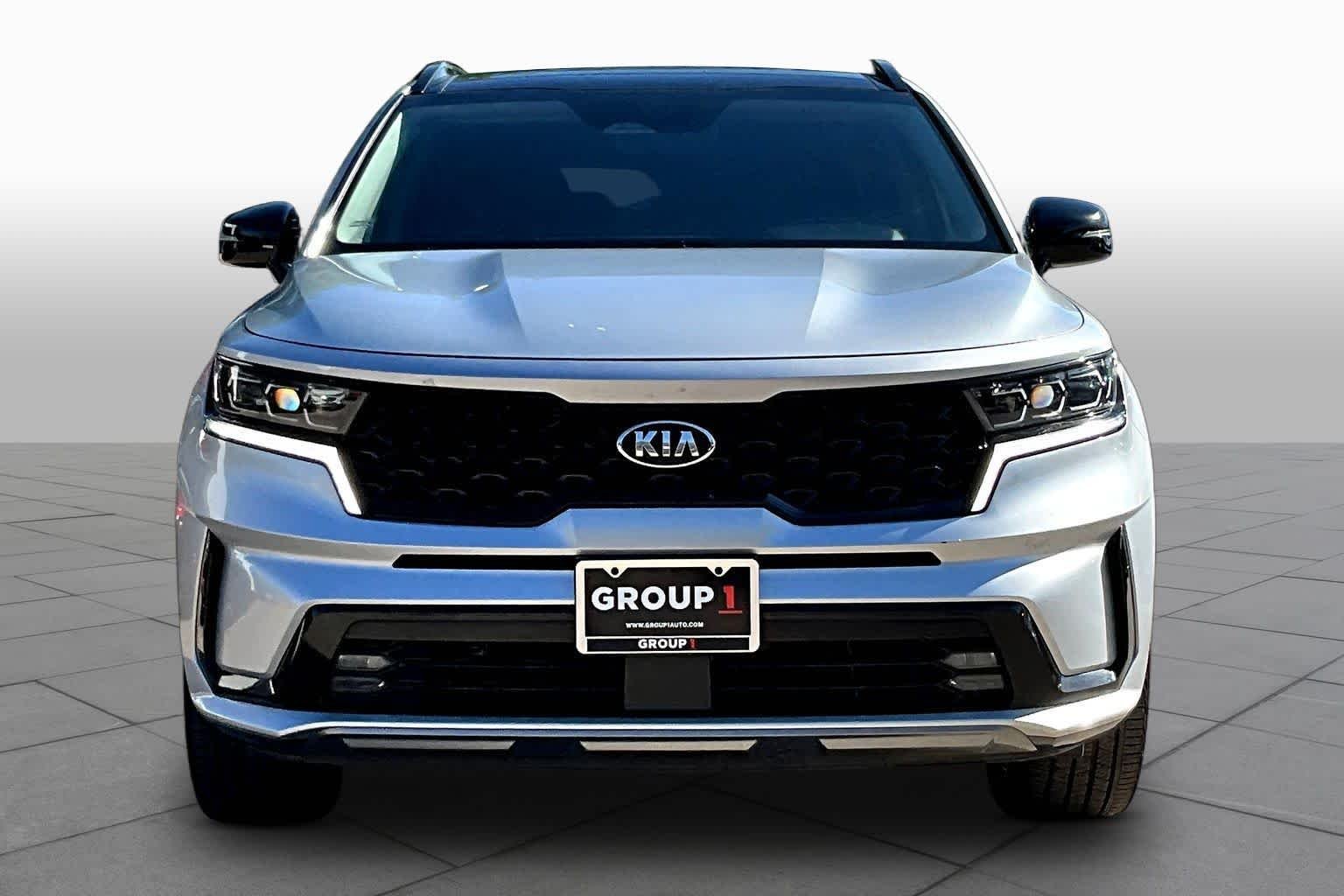 Used 2021 Sparkling Silver Kia SX image 4