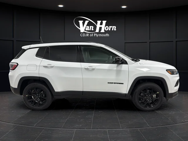 New 2026 Bright White Clear-Coat Exterior Paint Jeep Latitude image 8