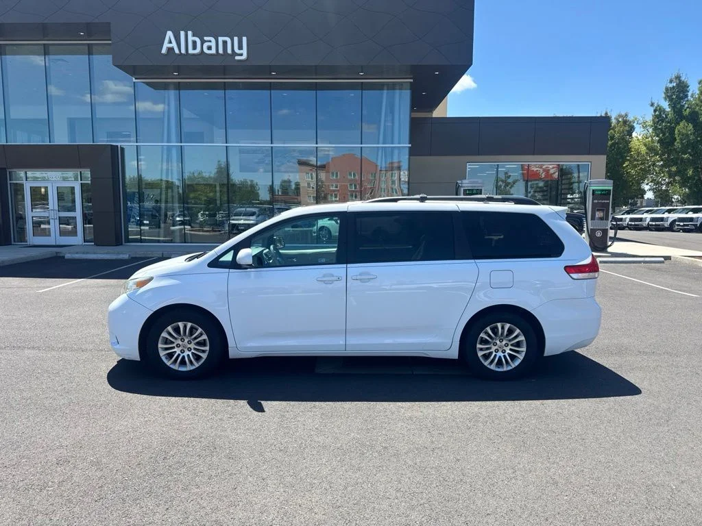 Used 2013 White Toyota XLE image 2