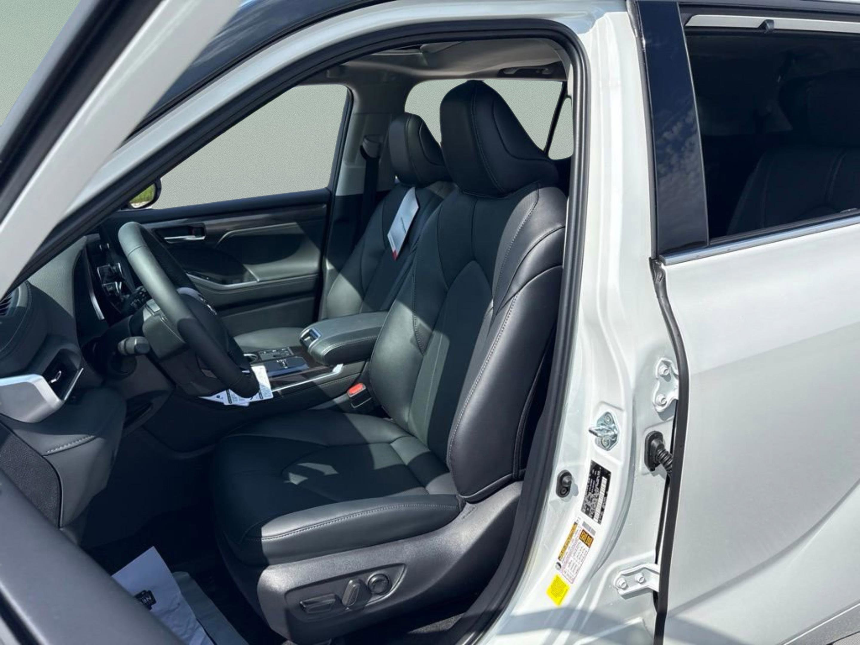 New 2026 0089/Wind Chill Toyota Hybrid Limited image 26