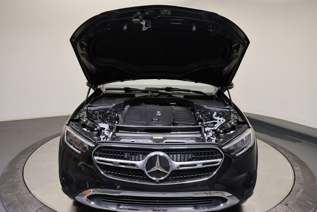 Used 2026 Obsidian Black Metallic Mercedes-Benz GLC 300 image 12