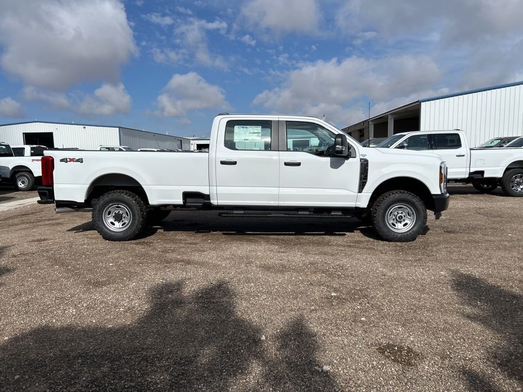 New 2026 Oxford White Ford XL image 8